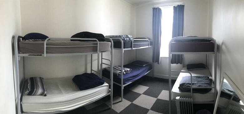 Hostal Geeky Gecko - Hostel
