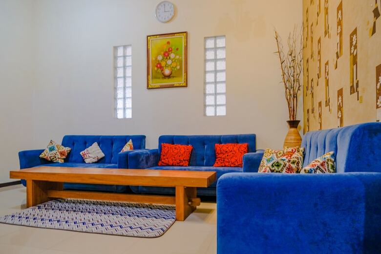 Hotel Oyo 2376 Tiara Family Residence
