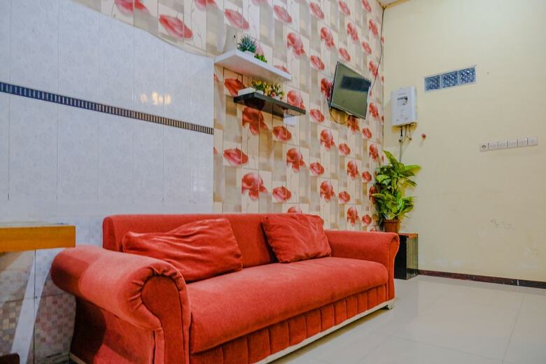 Hotel Oyo 2376 Tiara Family Residence