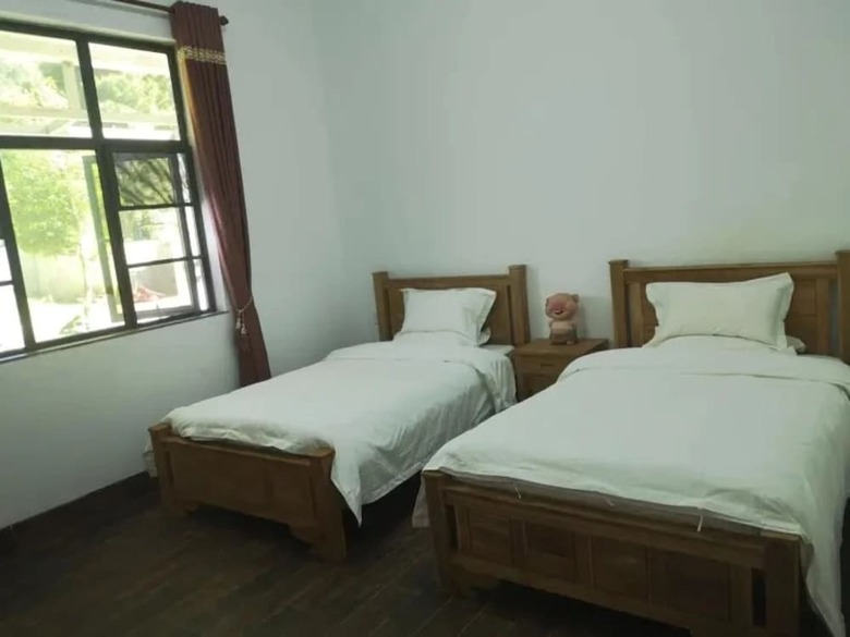 Hotel One House