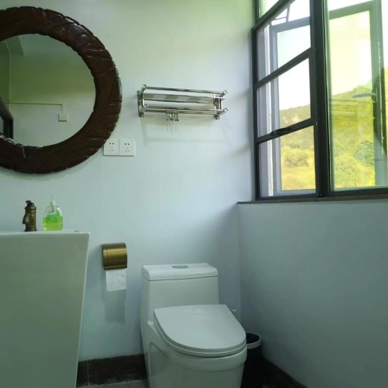 Hotel One House