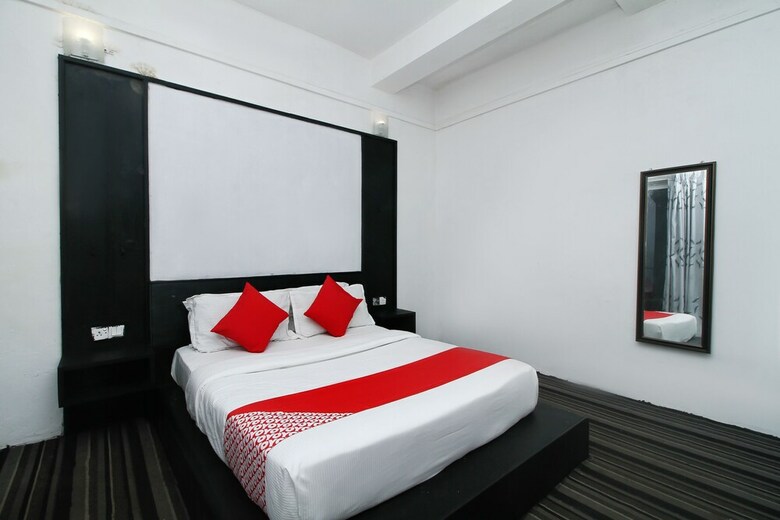Oyo 523 Royal Hotel