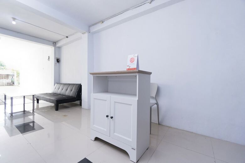 Hotel Oyo 2444 Sera House