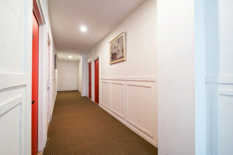 Hostal Oyo 2457 Grha Ivana