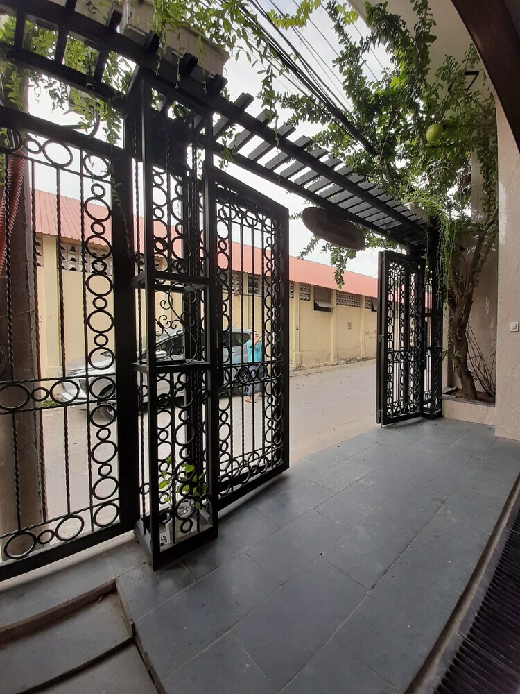 Goplus Hotel Apartment