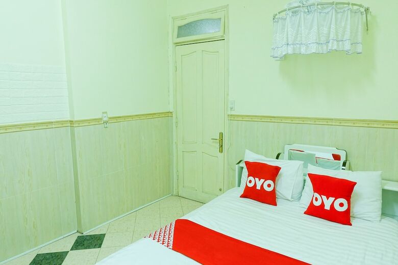 Oyo 827 Bach Duong Hotel