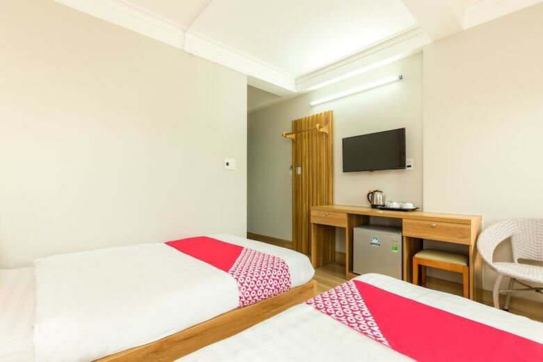 Oyo 800 Candy Hotel