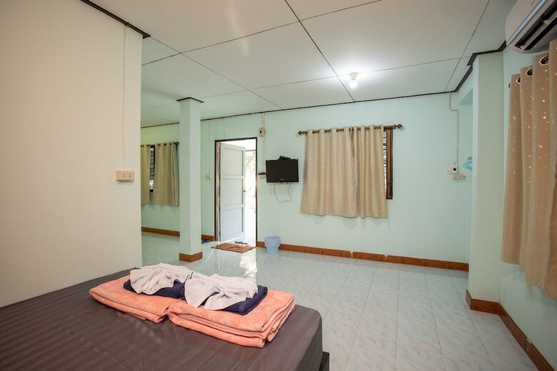Hotel Bangben Beachfront Resort