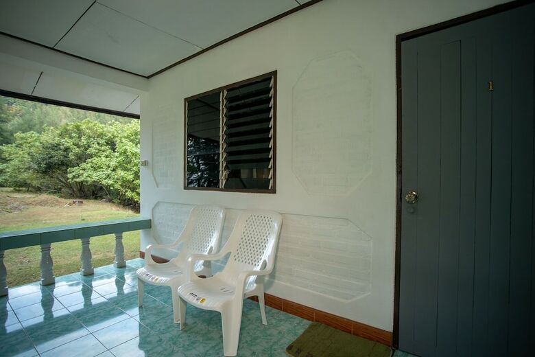 Hotel Bangben Beachfront Resort