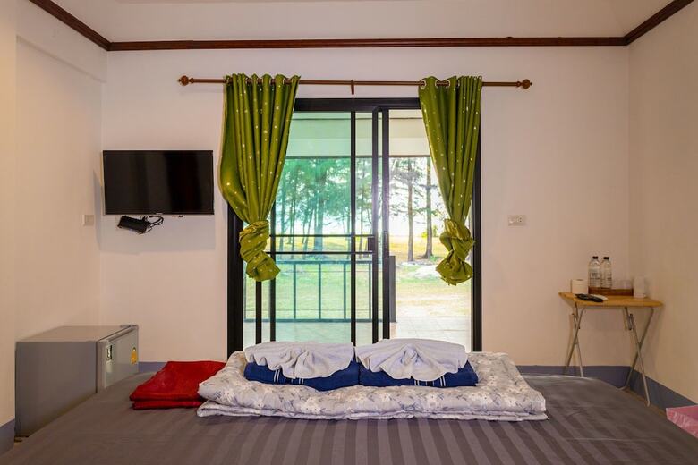 Hotel Bangben Beachfront Resort