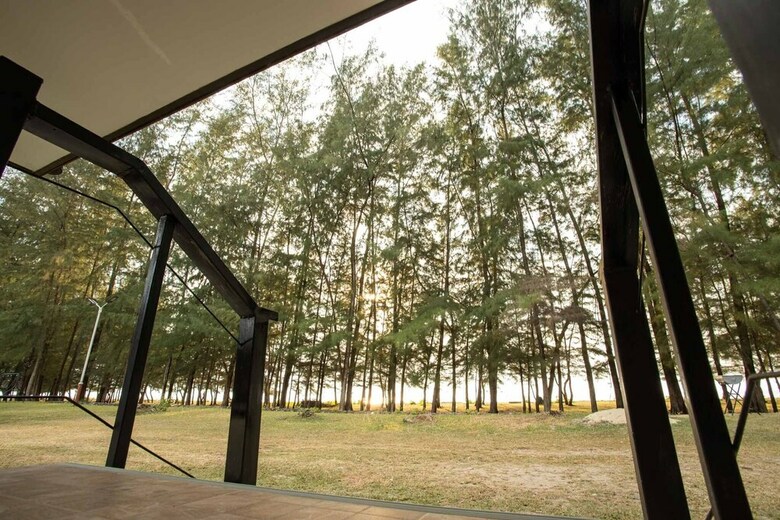 Hotel Bangben Beachfront Resort