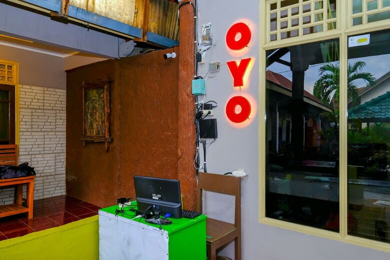 Hostal Oyo 2292 Pondok Lita