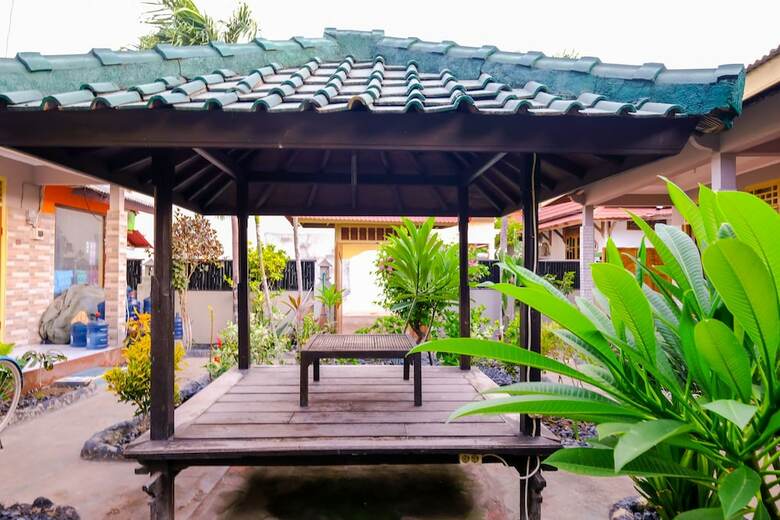 Hostal Oyo 2292 Pondok Lita