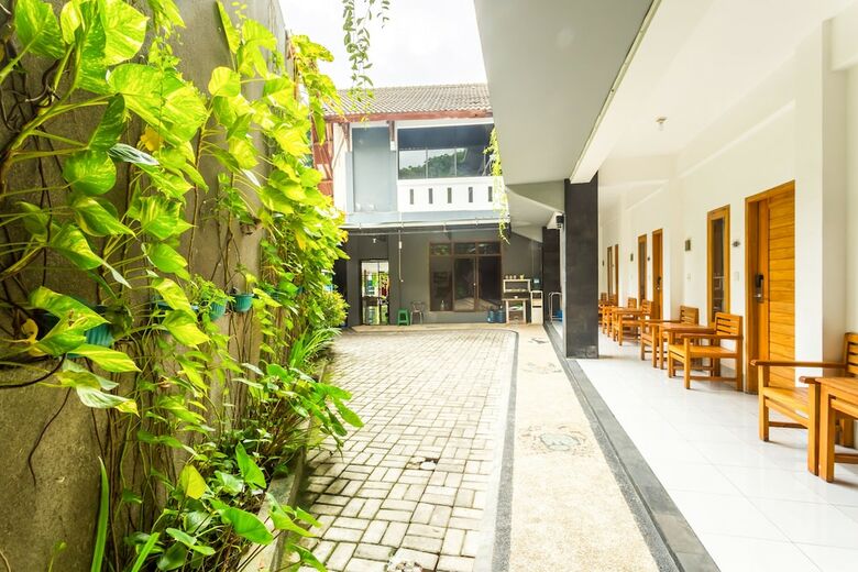 Hotel Oyo 2408 Bc Inn
