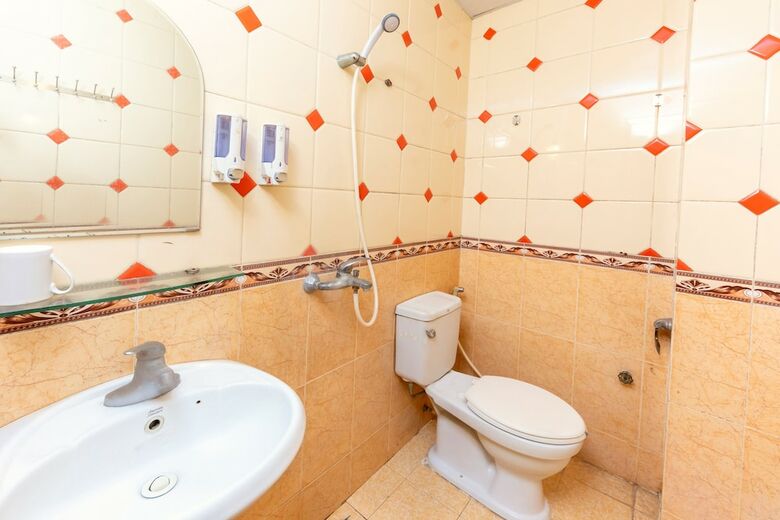 Spot On 820 My Lan Hotel