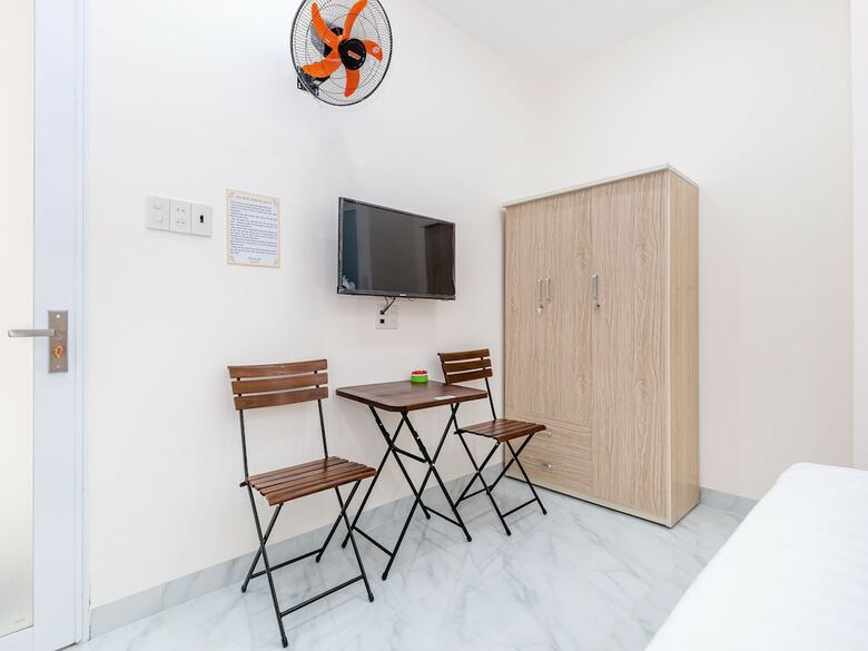 Hotel Oyo 808 Hoang Lan