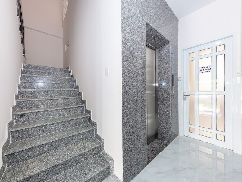 Hotel Oyo 808 Hoang Lan