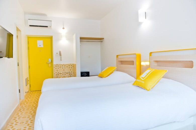 Hotel Bloomrooms @ Cunnigham Road