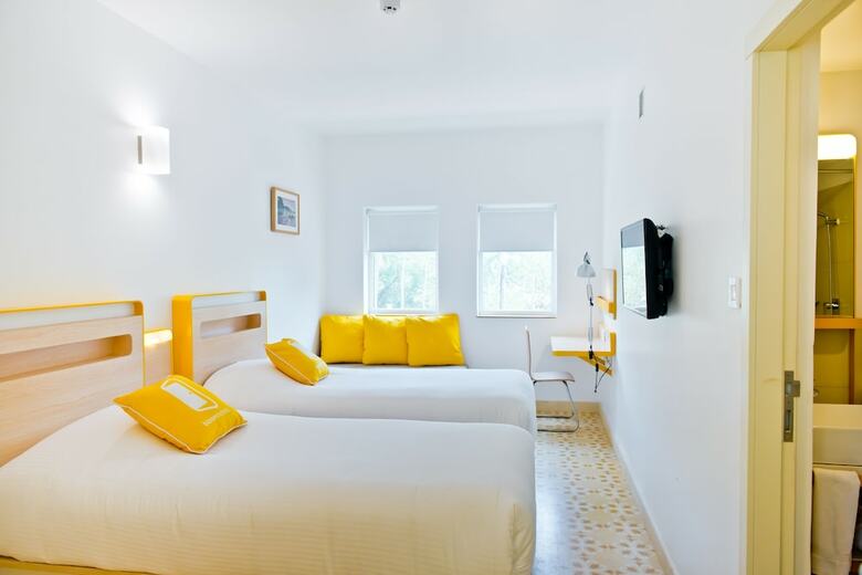 Hotel Bloomrooms @ Cunnigham Road