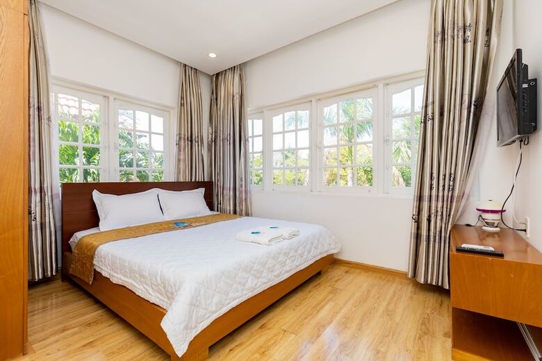 Kat Villa