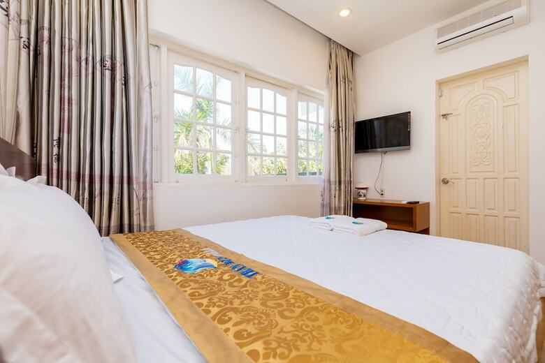 Kat Villa