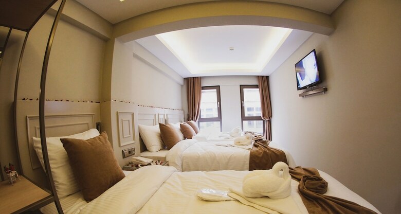 X-nellyi Boutique Hotel