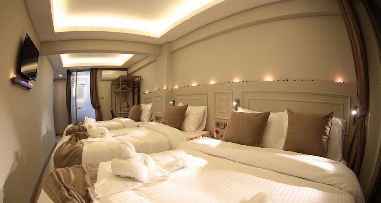 X-nellyi Boutique Hotel