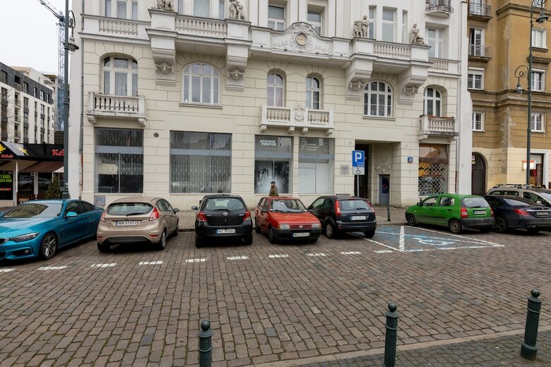 Chlodna Central Warsaw Apartment