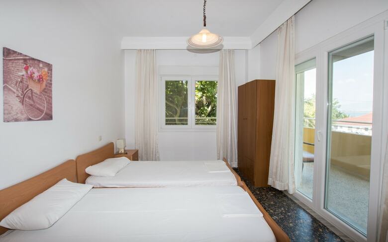 Aparthotel Karayiannis Hotel