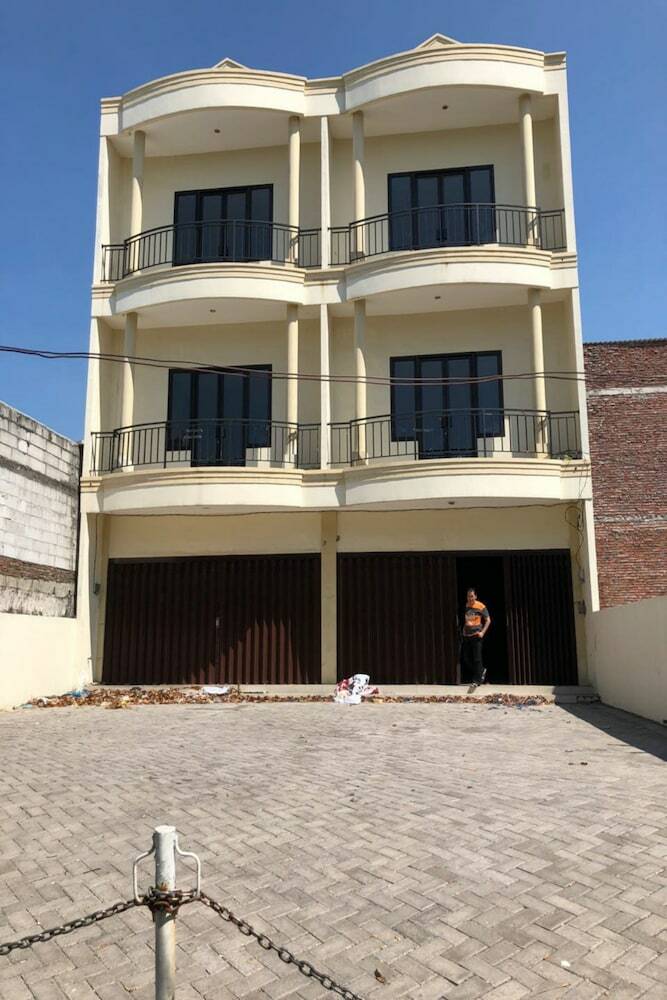 Hostal Oyo 2509 Central District Residence