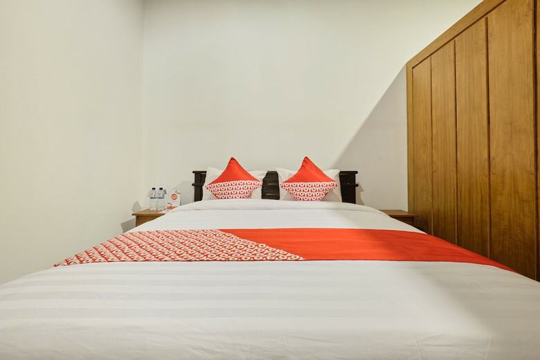 Hostal Oyo 2519 Mayang Garini