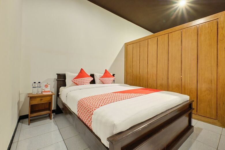 Hostal Oyo 2519 Mayang Garini