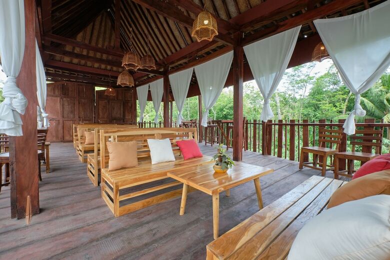 Hostal Oyo 2519 Mayang Garini