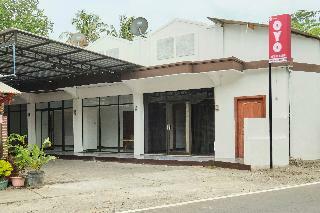 Hostal Oyo 2519 Mayang Garini