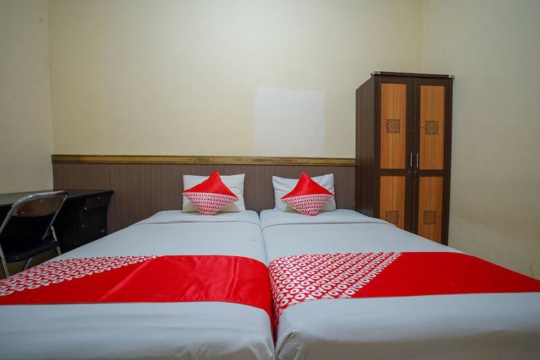 Hostal Oyo 2502 Triantama Kost Syariah