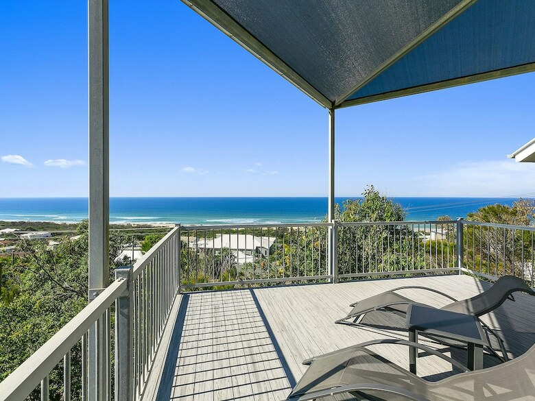 Panoramic Ocean Views In Peregian Beach! 41 Parakeet Cresent