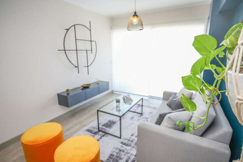 Trendy Host Black - San Isidro