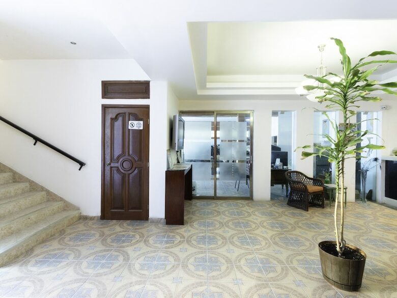Oyo Hotel Gandhi