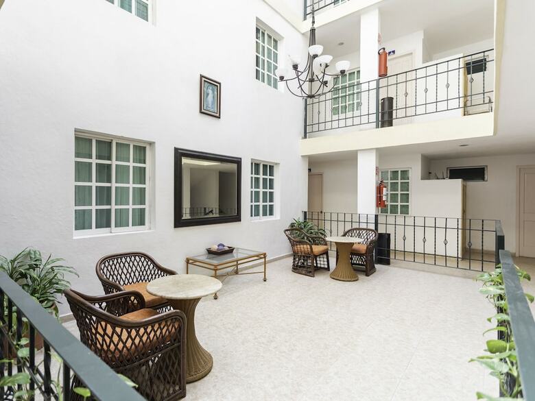Oyo Hotel Gandhi