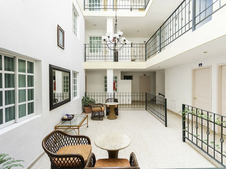 Oyo Hotel Gandhi