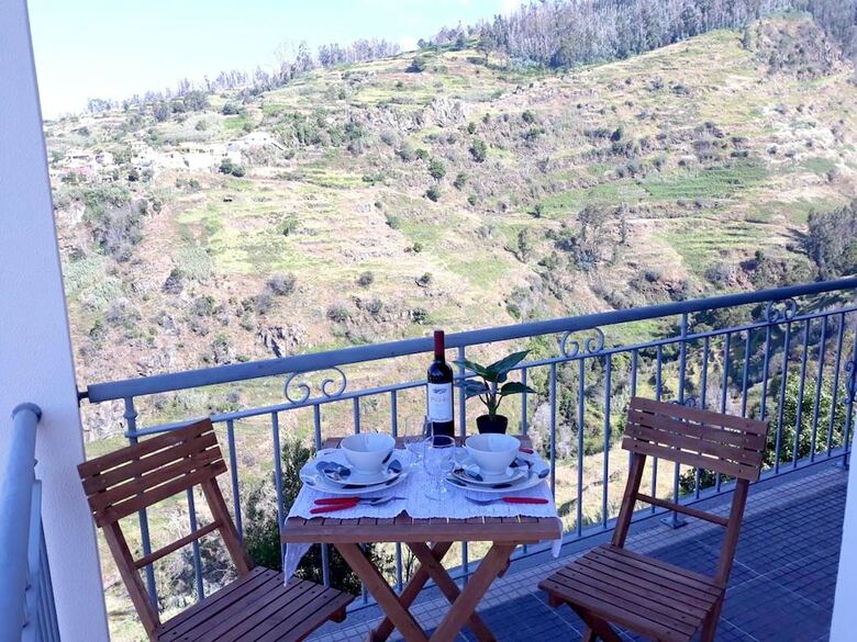 House With 2 Bedrooms In Lombo Do Doutor, With Wifi
