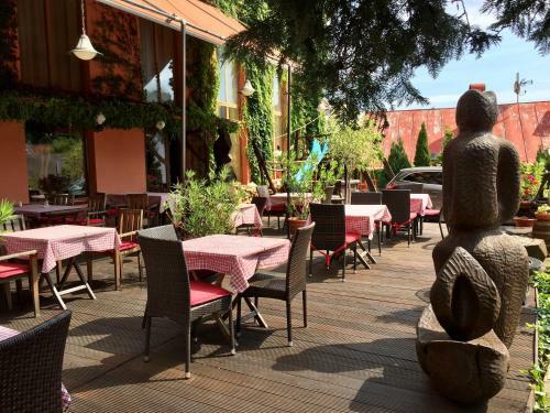 Hotel & Penzi�n Grand Matej