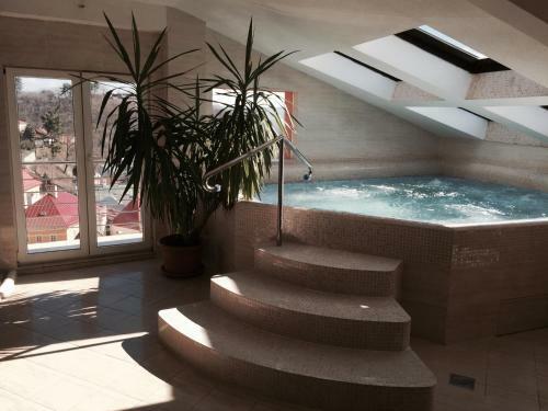Hotel & Penzi�n Grand Matej