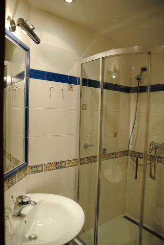 Hostal Penzion 77