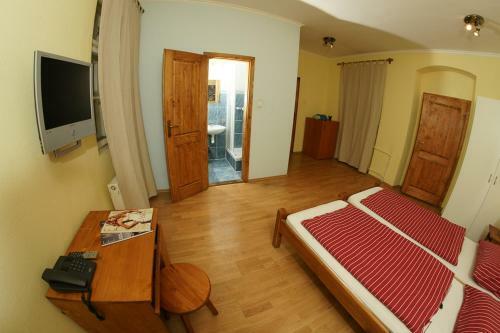 Hostal Penzion Portus