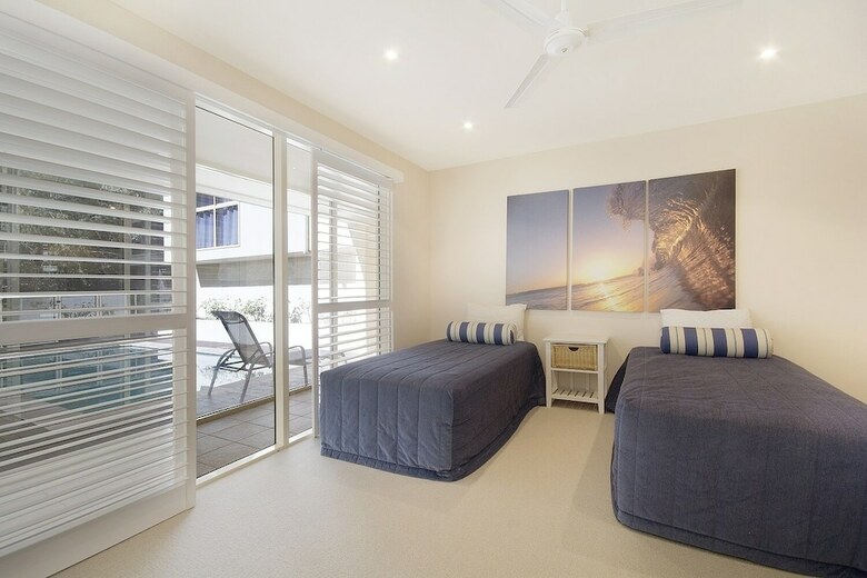 Prestigious House In Little Cove