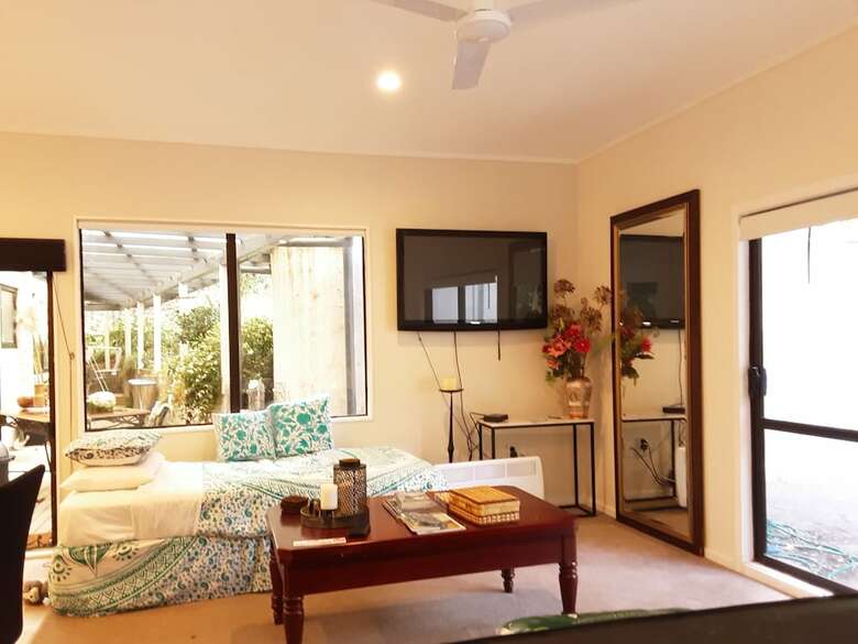 Hotel Madhuban - Waterfront In Whangaroa