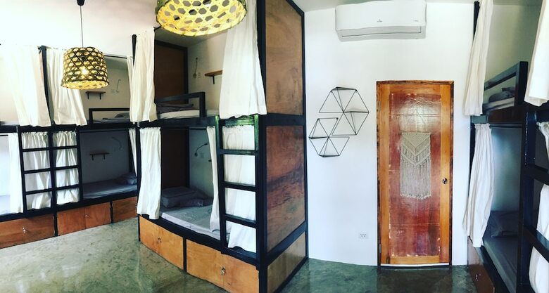 Hostal Maayong Hostel - Adults Only