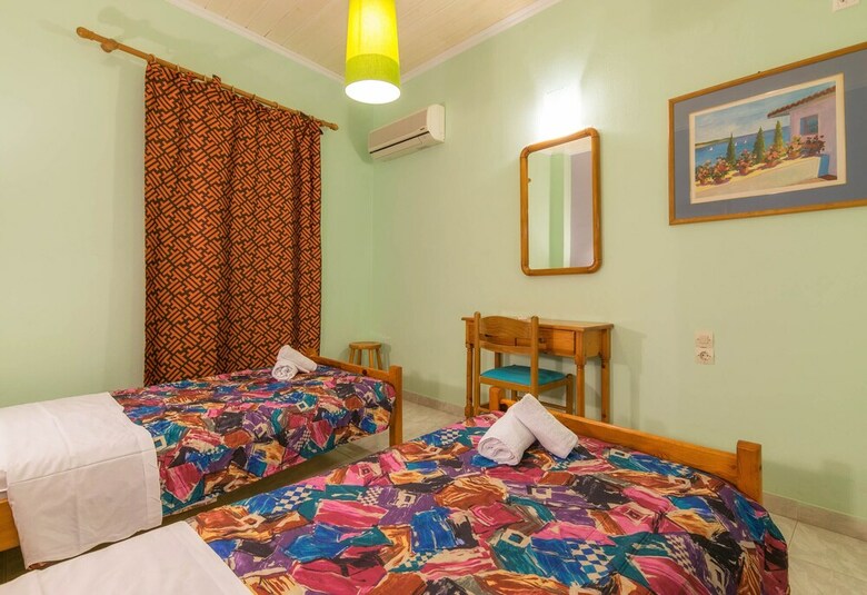 Ni-mar Studios & Apartments