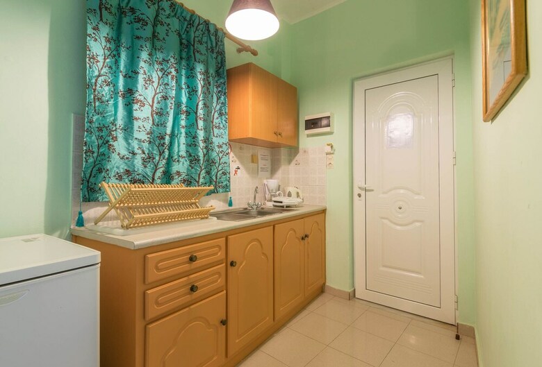 Ni-mar Studios & Apartments